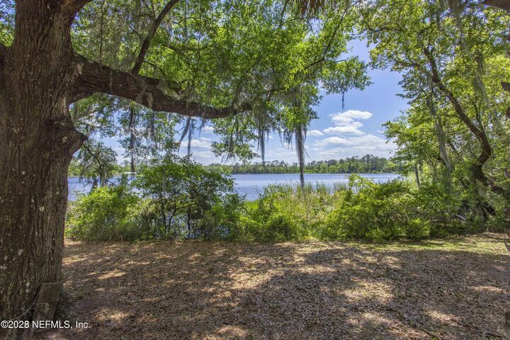 Property Photo:  103 Beacon Street  FL 32148 