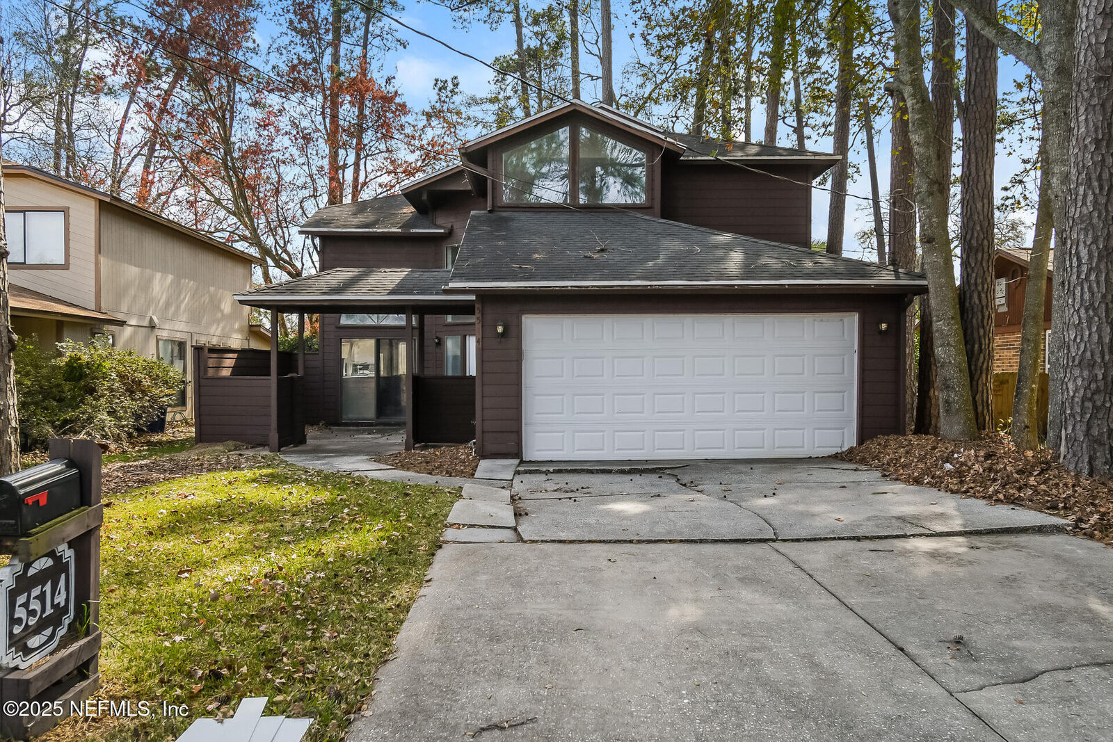 Property Photo:  5514 Manfields Place  FL 32207 