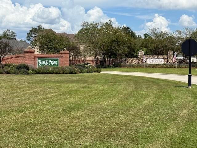 Property Photo: 229 La Chenier Drive LA 70461