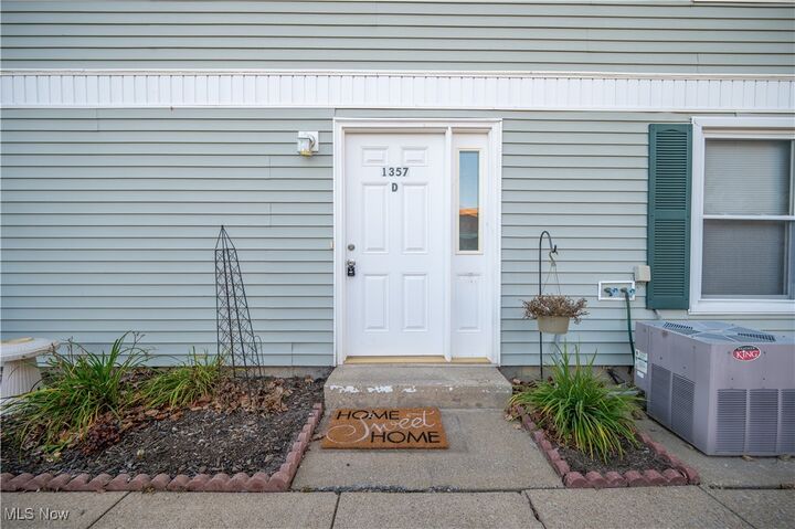 Property Photo:  1357 Pembrooke Drive D  OH 44460 