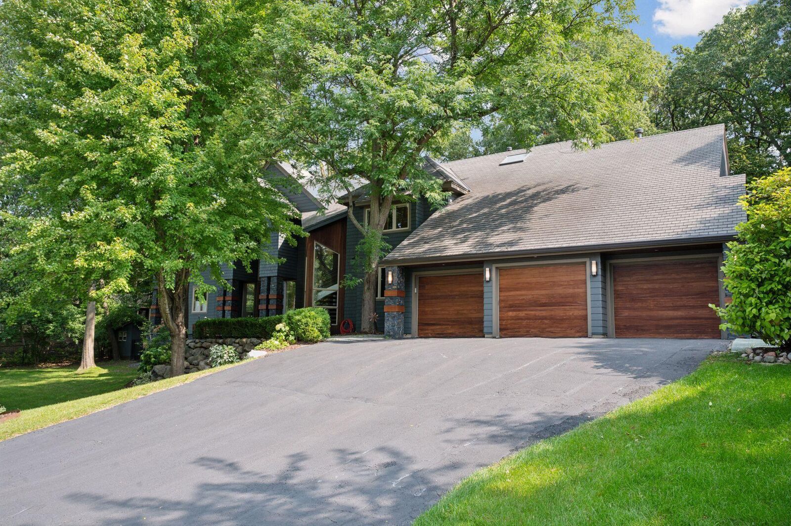 Property Photo: 2411 Lorien Street MN 55305