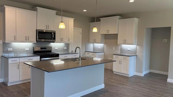 Property Photo:  4213 Cornerstone Circle  TX 76048 