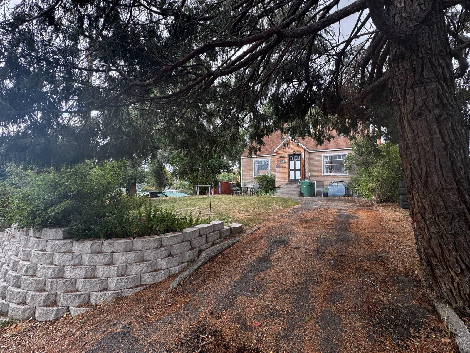 Property Photo:  1740 Riverside Drive  OR 97601 