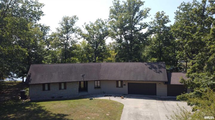 15316 Lakepoint Drive  Benton IL 62812 photo