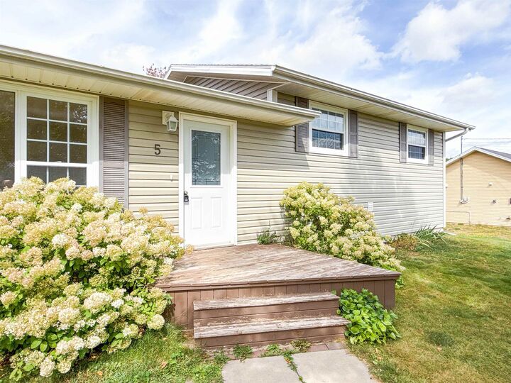 5 Robert Avenue  West Royalty PE C1E 1V1 photo