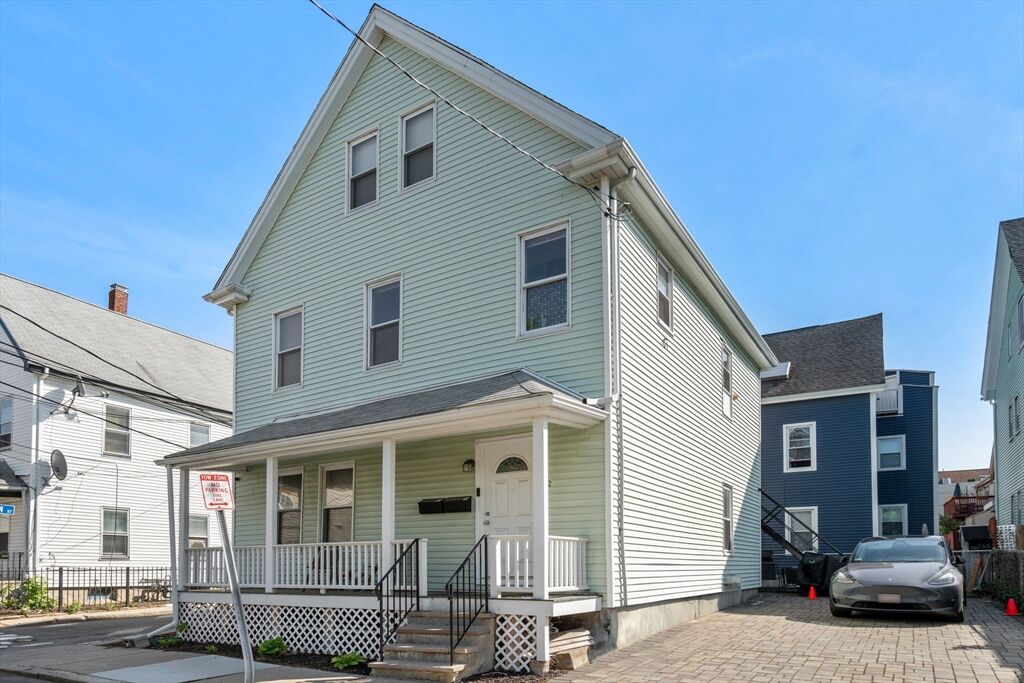 Property Photo:  32 Richardson St 1  MA 02145 