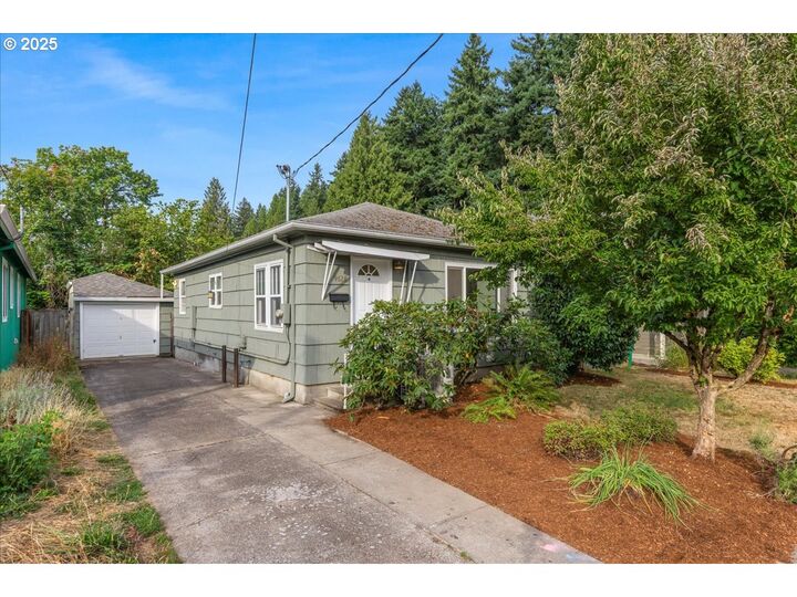 9628 N Kalmar St  Portland OR 97203 photo
