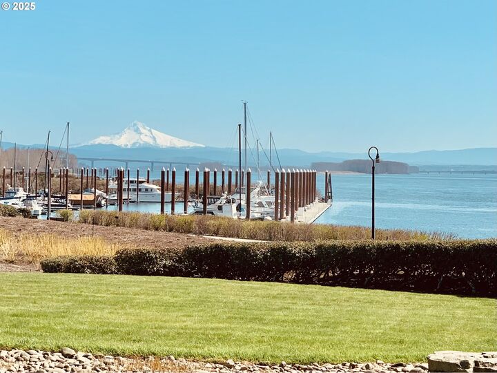 Property Photo: 5401 SE Scenic Ln 106 WA 98661
