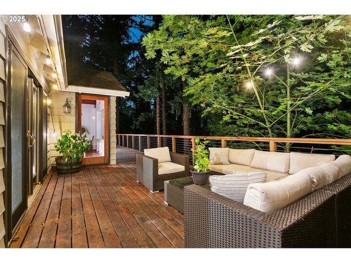 Property Photo:  4068 SW Hewett Blvd  OR 97221 