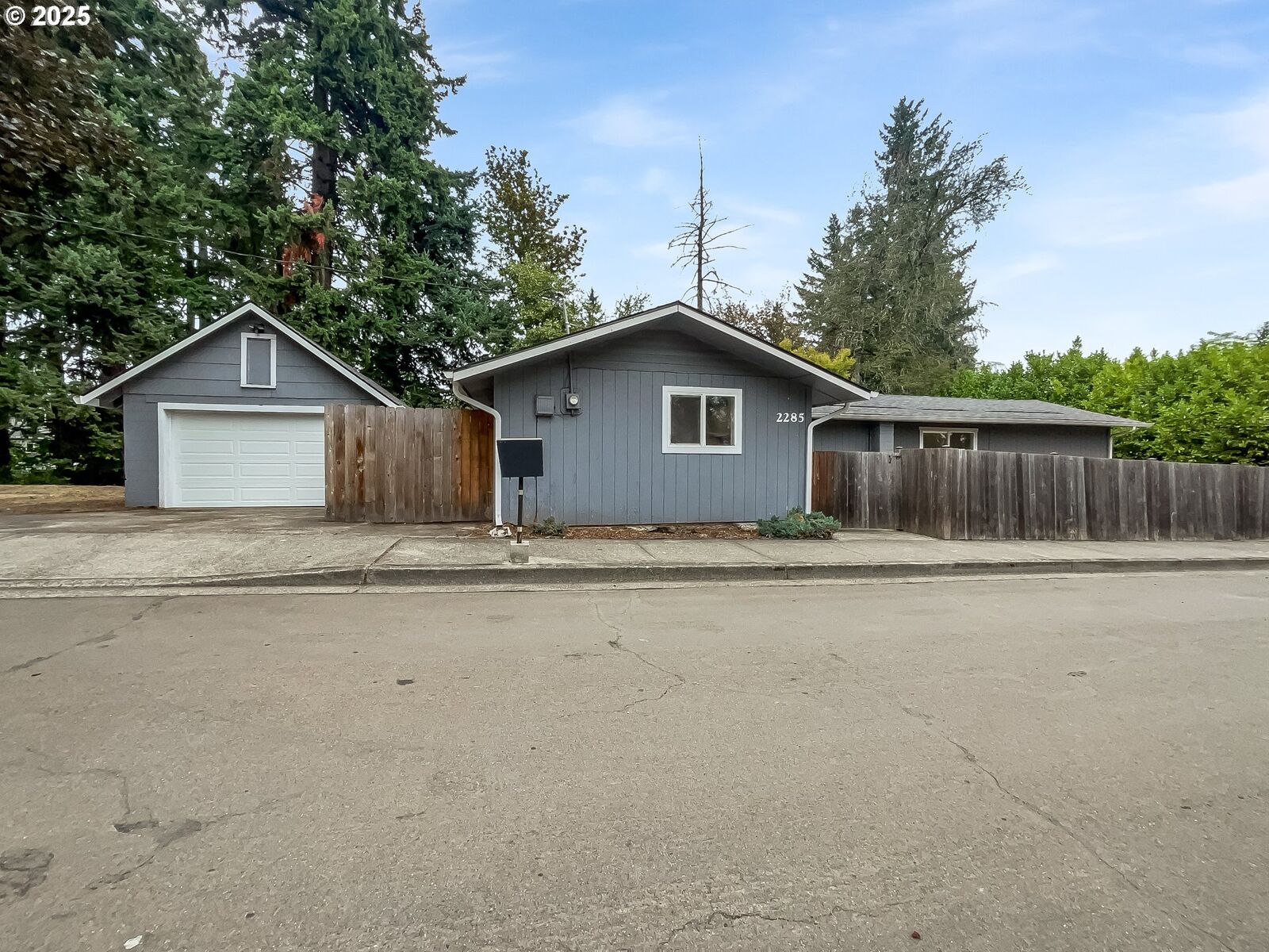 Property Photo:  2285 Gilman Dr  OR 97045 