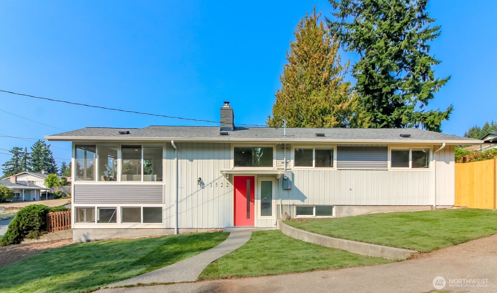 Property Photo: 1522 E 32nd Street WA 98310