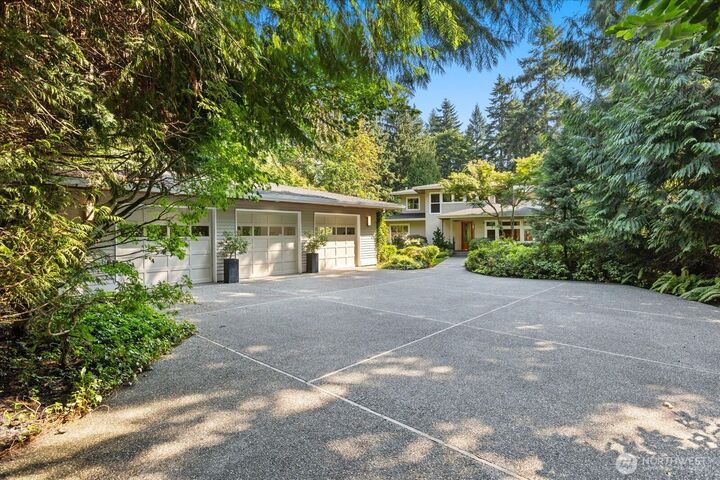 Property Photo:  1540  151st Pl  WA 98012 