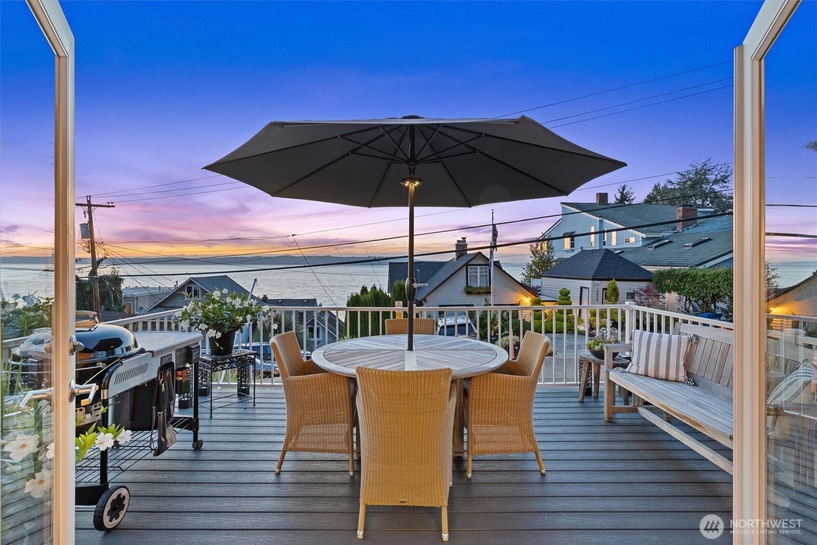 Property Photo: 28432 Soundview Drive S WA 98198