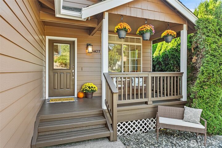 Property Photo: 1407 Toledo Street WA 98229