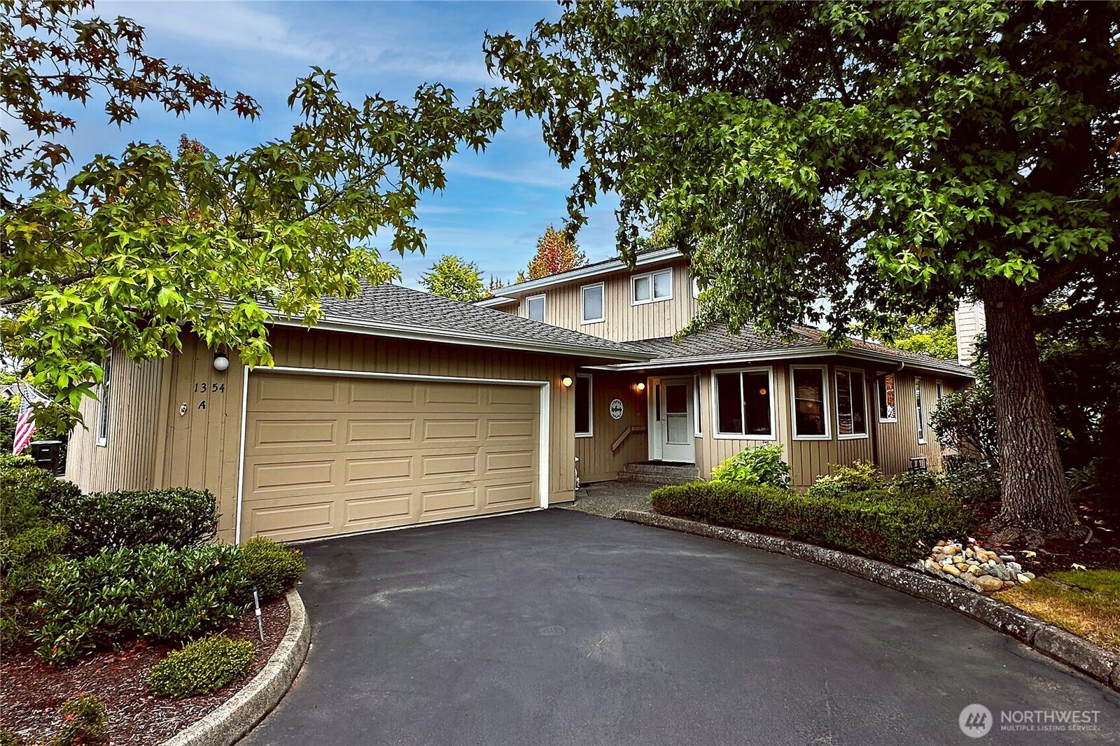 Property Photo:  1354 E Village Lane A  WA 98226 