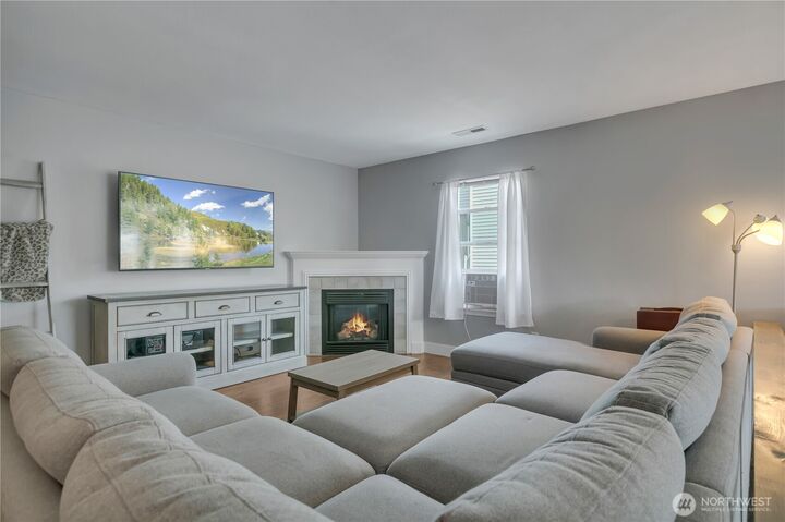 Property Photo:  10508  192nd Street Ct E  WA 98338 