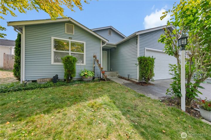 Property Photo:  10508  192nd Street Ct E  WA 98338 