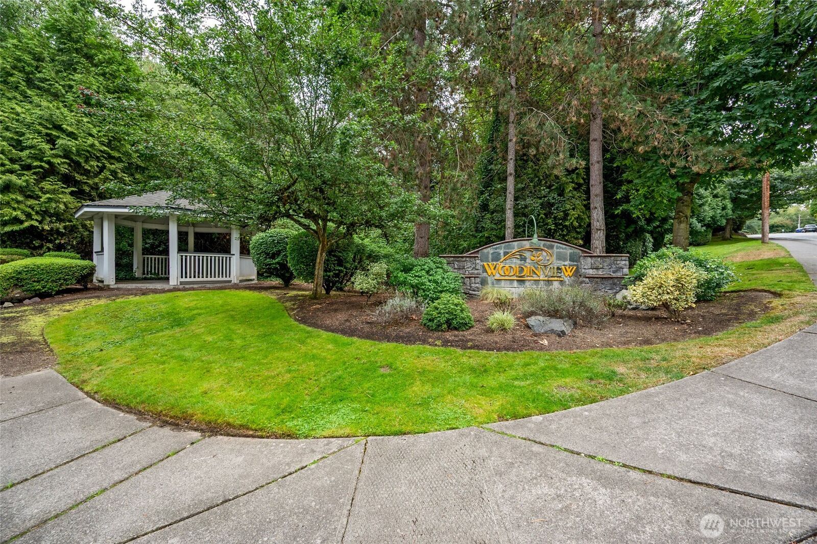 Property Photo:  17204  123rd Place NE N104  WA 98011 
