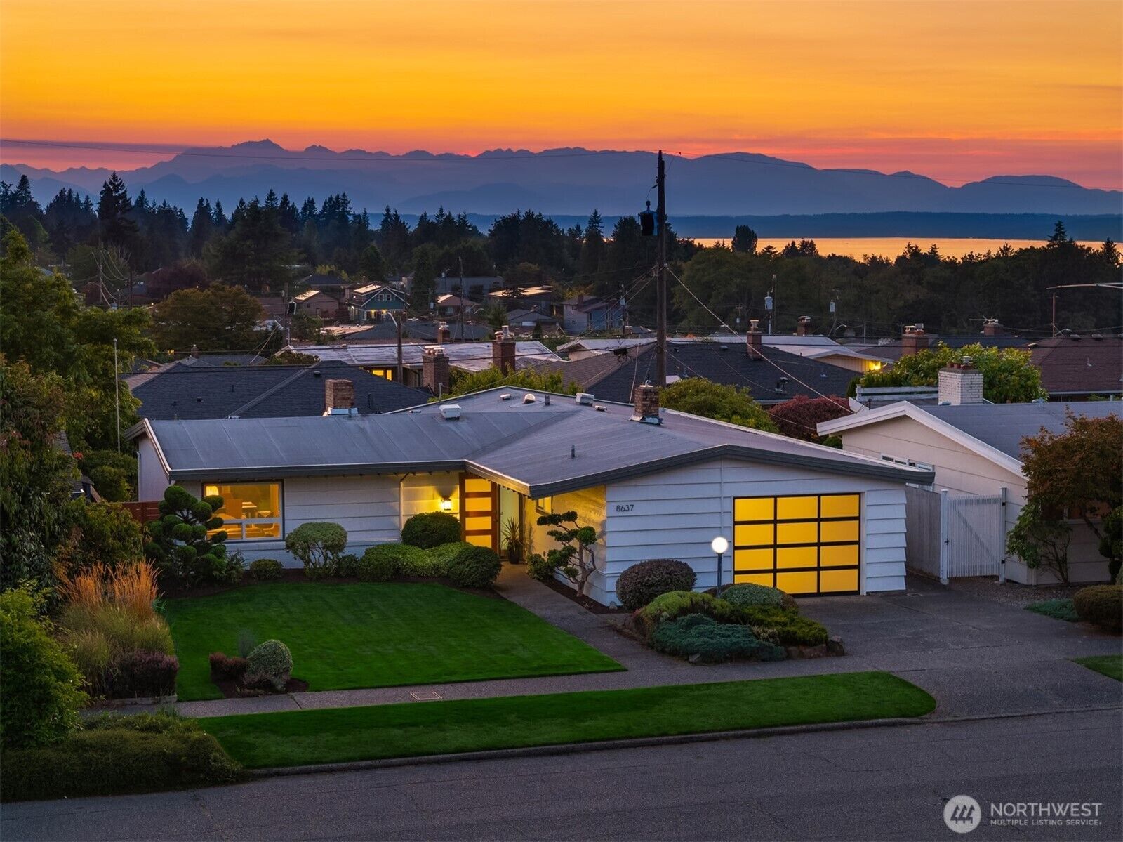 Property Photo: 8637 21st Avenue NW WA 98117