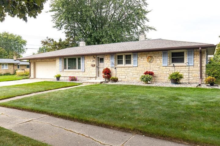 Property Photo: 1500 S Fisk Street WI 54304