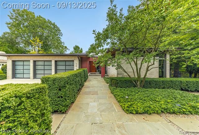 Property Photo: 601 Dewey Street MI 48009