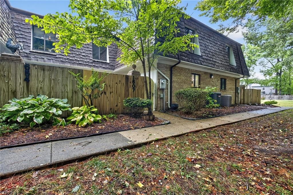 Property Photo: 1607 Ocean Lakes Ct VA 23454