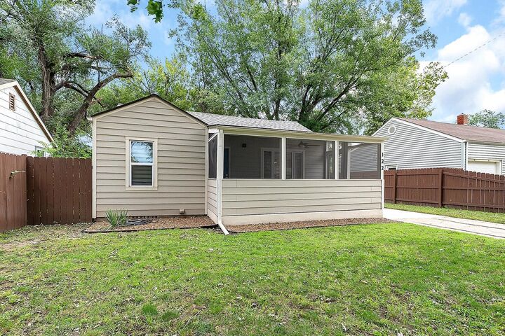Property Photo:  122 S Custer Ave  KS 67213 