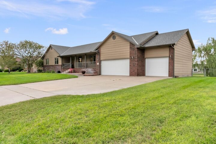 Property Photo:  701 E Valley Park Dr  KS 67147 