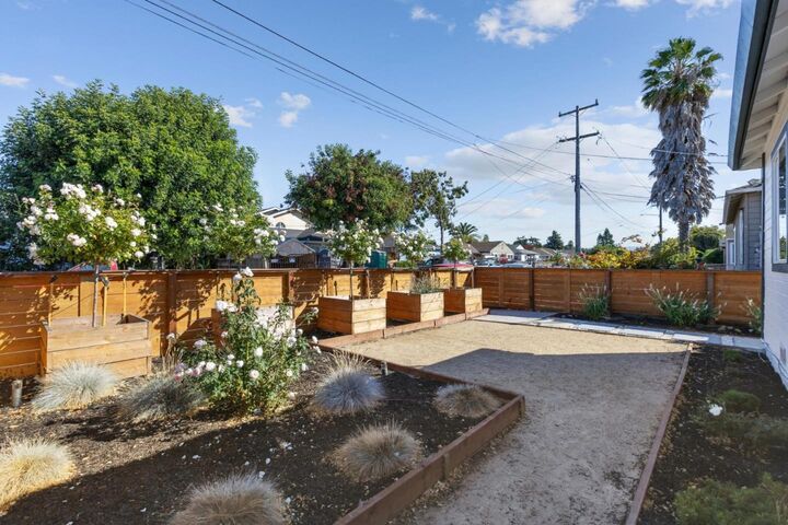 Property Photo:  1257 Laurel Avenue  CA 94303 