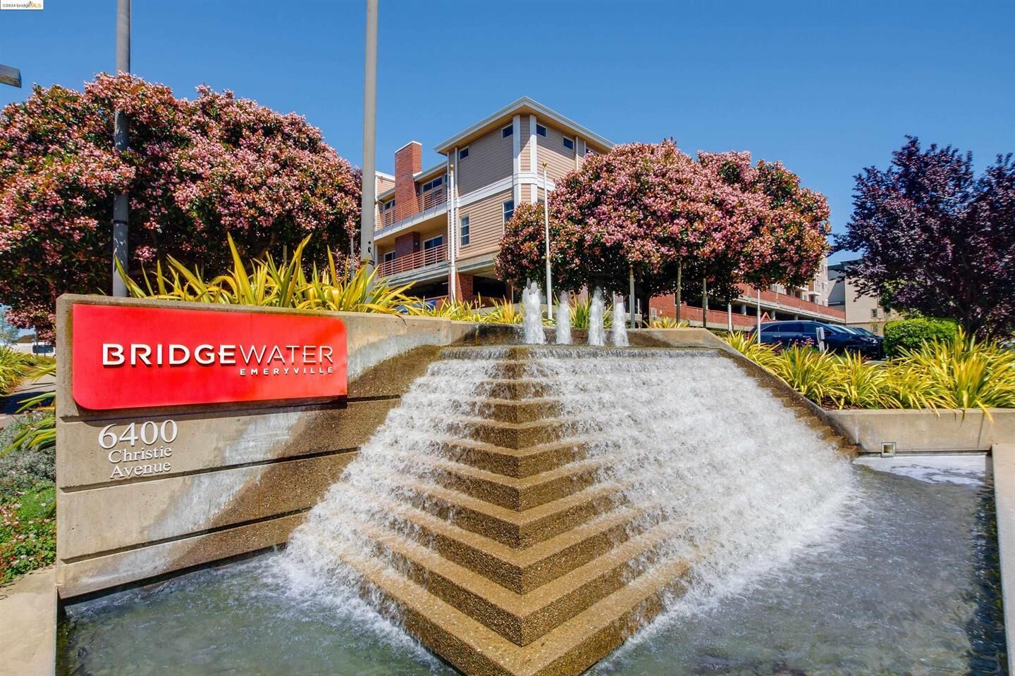 Property Photo:  6400 Christie Avenue 3220  CA 94608 