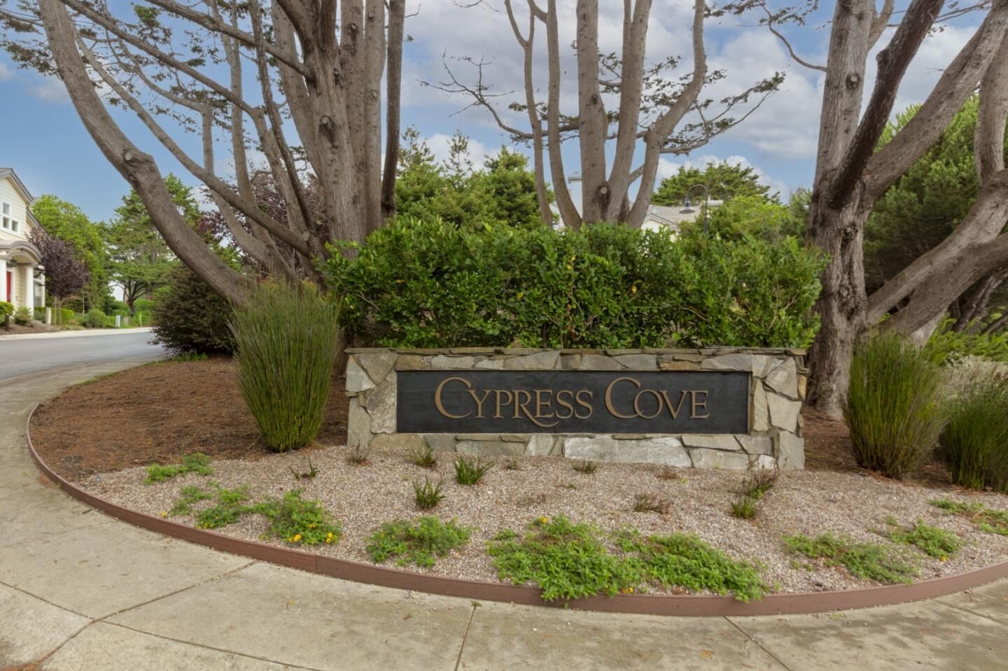 Property Photo:  1 Erin Lane  CA 94019 