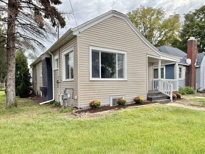 Property Photo:  1403 Henry Avenue  WI 53511 