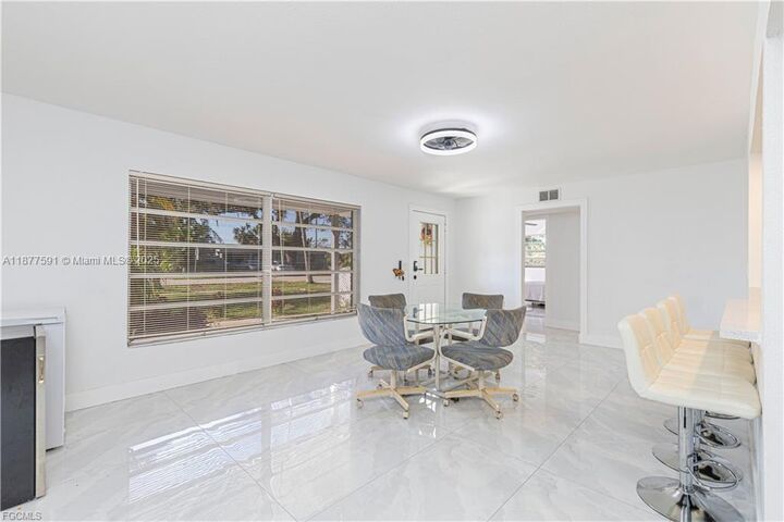 Property Photo: 1637 Winkler Ave FL 33901
