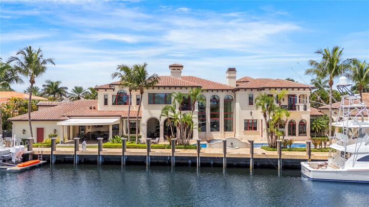 Property Photo: 700 Osprey Point Cir FL 33431