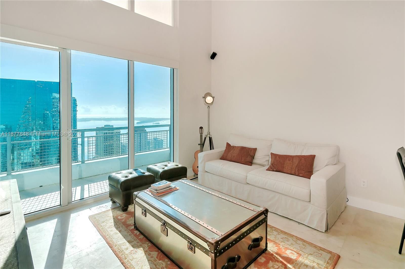 Property Photo: 60 SW 13th St 3402 FL 33130