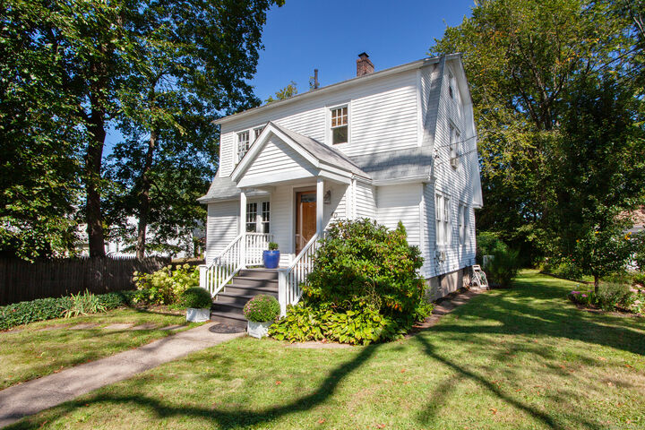 Property Photo:  40 Garden Lane  CT 06119 