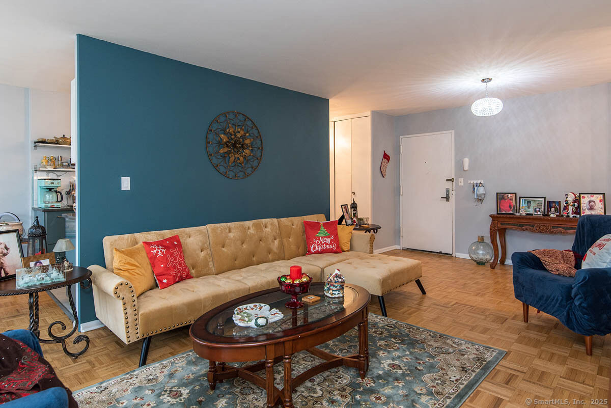 Property Photo: 31 Woodland Street 4G CT 06111