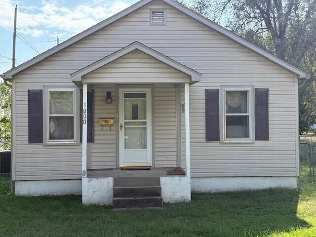 Property Photo: 1000 S Oak Avenue MO 65605