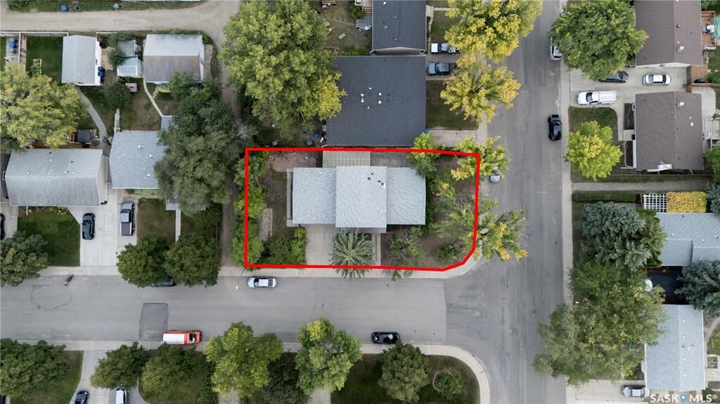 Property Photo:  3002 Eastview  SK S7J 3J2 