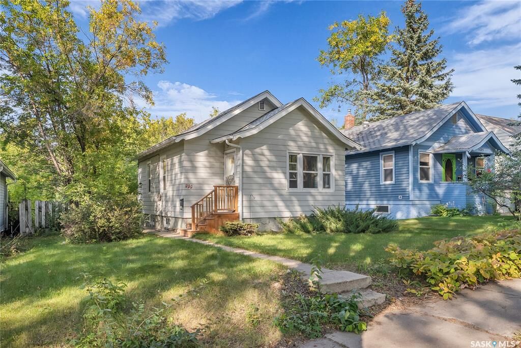 Property Photo: 119 Maple Street SK S7J 0A2