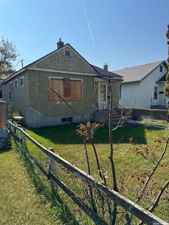 Photo de la propriété:  323 10th Street E  SK S6V 0Z3 