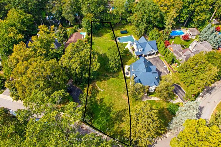 3063 Woodland Park Drive  Burlington ON L7N 1K8 photo