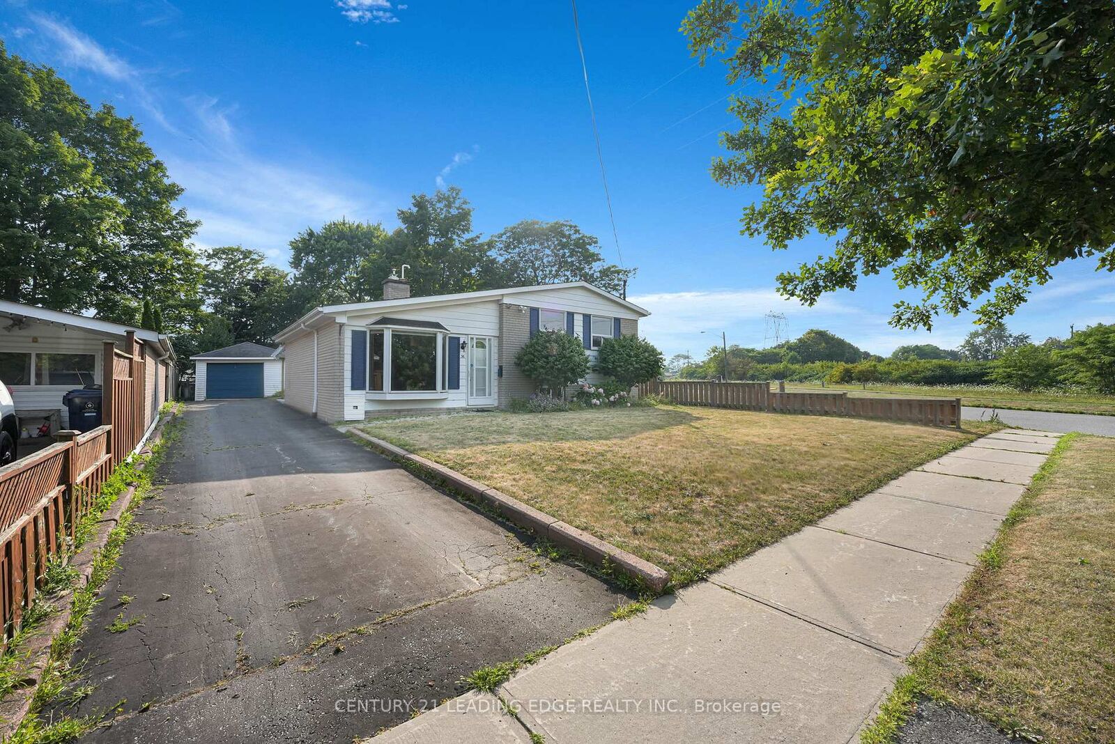 Property Photo:  36 Benshire Drive  ON M1H 1M3 