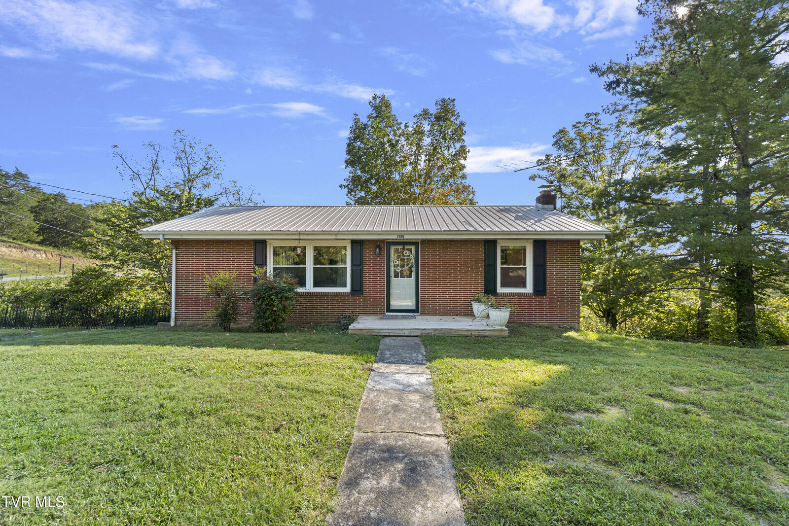 Property Photo: 2395 Fodderstack Mountain Loop TN 37745