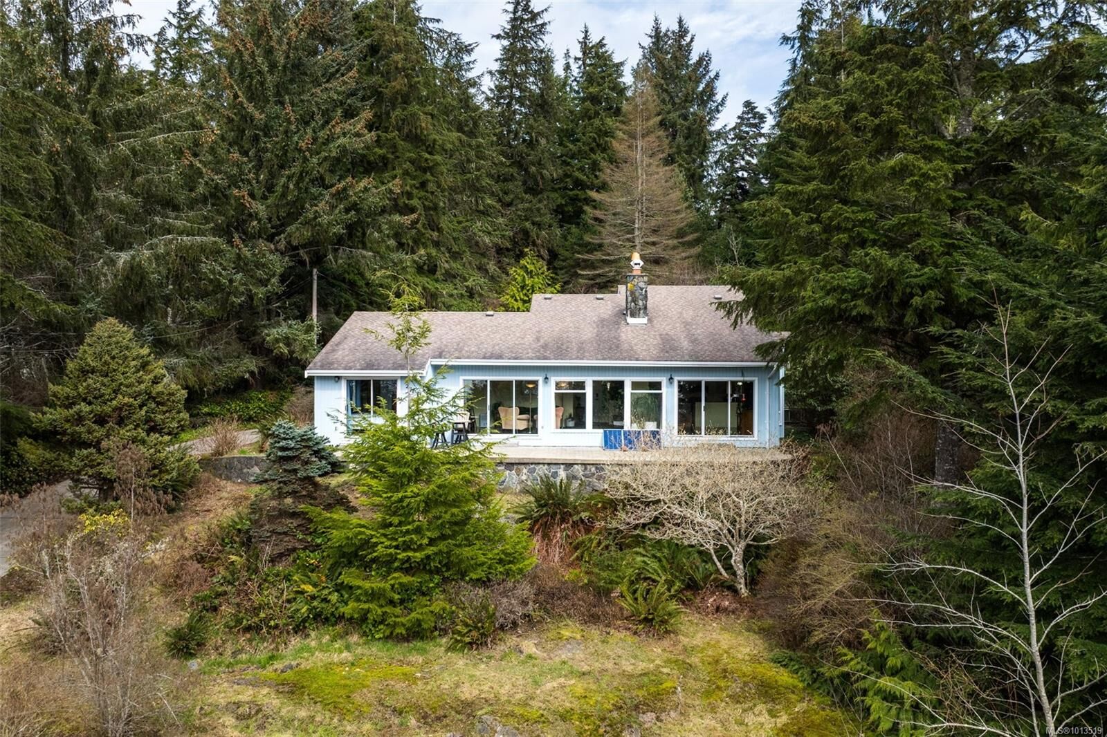 Property Photo:  2601 Seaside Dr  BC V9Z 1G7 