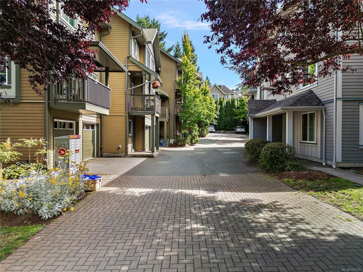 Property Photo:  1405 Mallek Cres 10  BC V8T 0A3 