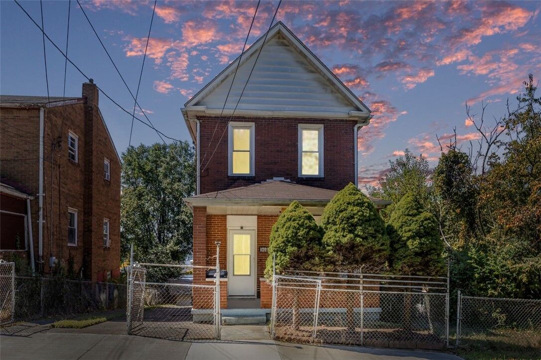 Property Photo:  908 North Ave  PA 15104 