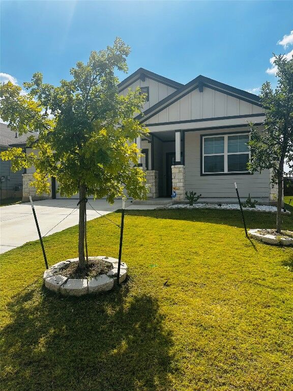 Property Photo:  94 Barton Creek Lane  TX 78634 