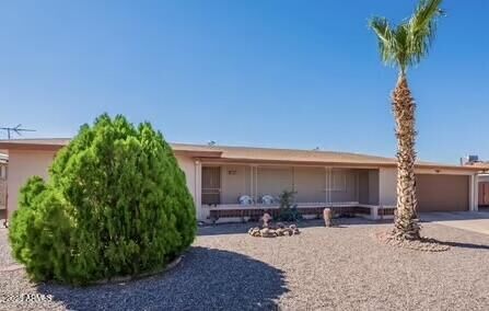 Property Photo: 6449 E Des Moines Street AZ 85205