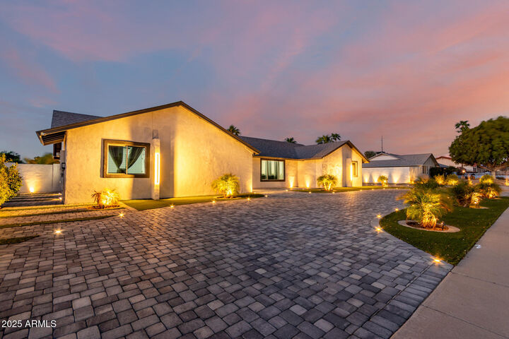 Property Photo:  5922 W Michelle Drive  AZ 85308 